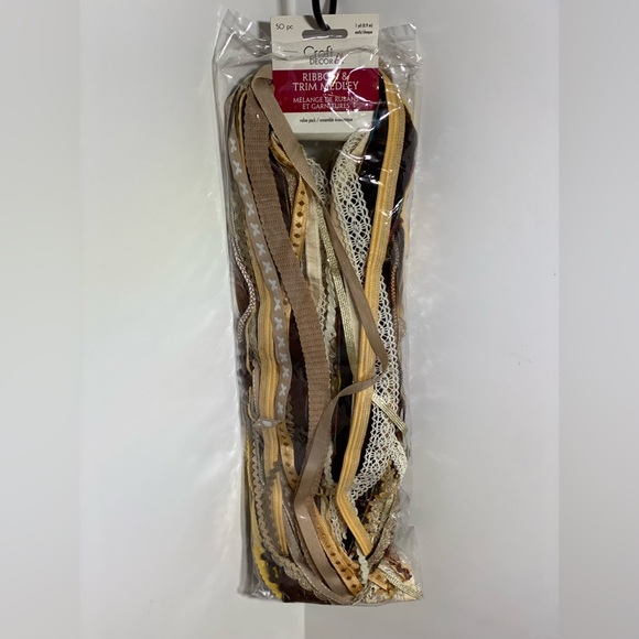 🆕Craft Decor 50 piece Ribbon & Trim Medley - Picture 3 of 3